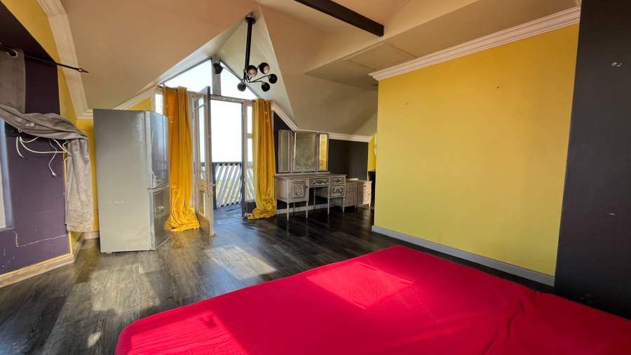 6 Bedroom Property for Sale in Herolds Bay Western Cape